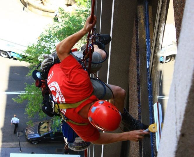 Window Cleaning via Rope Access Residential, Commercial & Strata _ Abseilers United Sydney