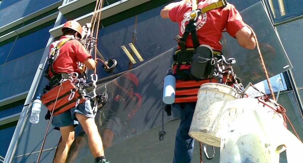 1_window_glazing_and_tinting_window_replacement_via_rope_access_on_a_multi_story_commercial_building_in_sydney (Demo)